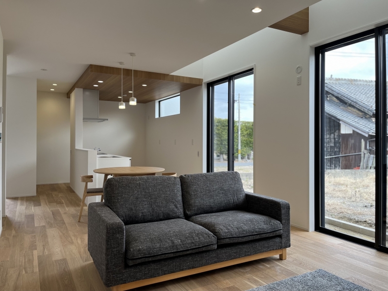 一色町治明新切E棟